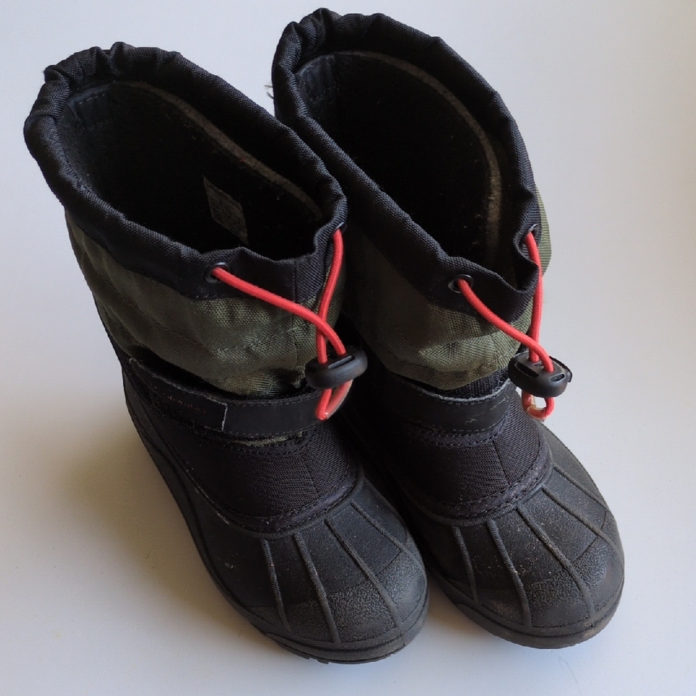 Columbia Black and Green Rain & Snow Boots